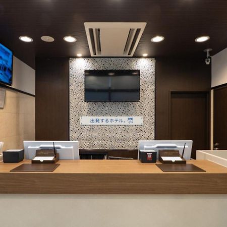 Toyoko Inn Tokyo Eki Yaesu Kita Guchi Exterior foto