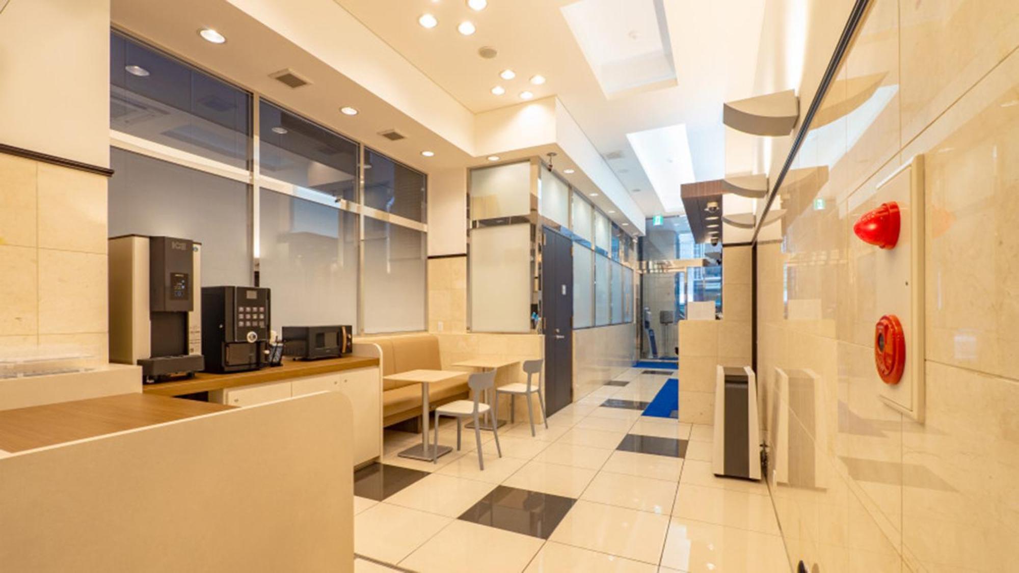 Toyoko Inn Tokyo Eki Yaesu Kita Guchi Exterior foto