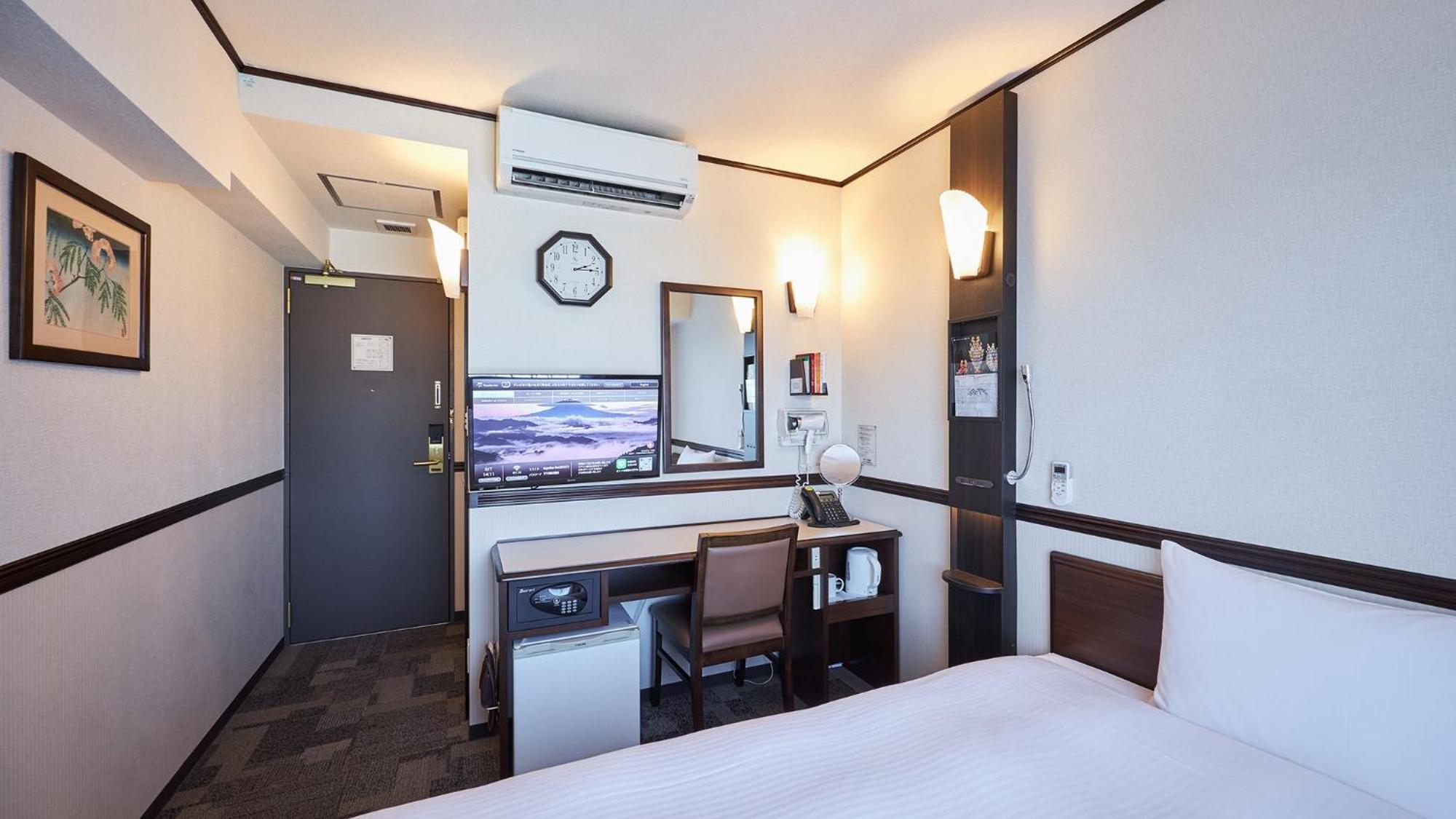 Toyoko Inn Tokyo Eki Yaesu Kita Guchi Exterior foto