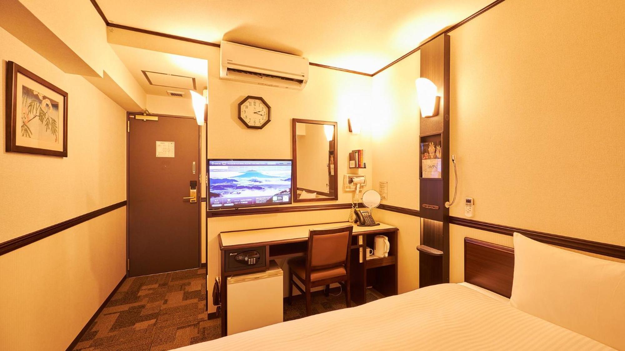 Toyoko Inn Tokyo Eki Yaesu Kita Guchi Habitación foto